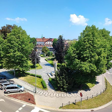 Centrum Grand Apartament Appartement Świdnica Buitenkant foto