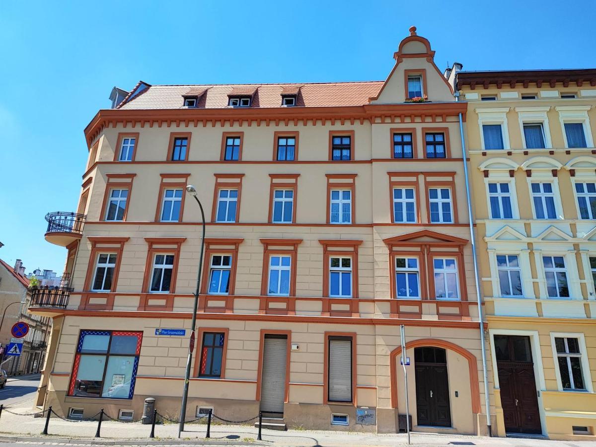 Centrum Grand Apartament Appartement Świdnica Buitenkant foto