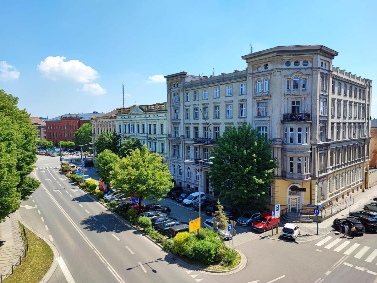 Centrum Grand Apartament Appartement Świdnica Buitenkant foto